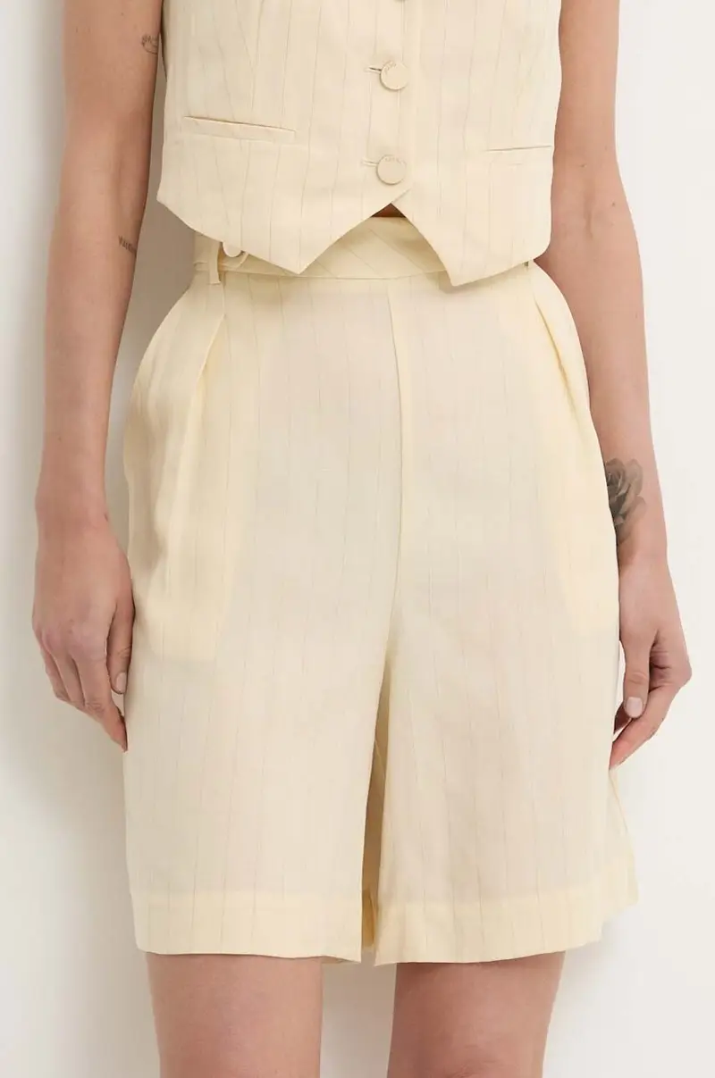 pantaloncini in lino misto colore beige