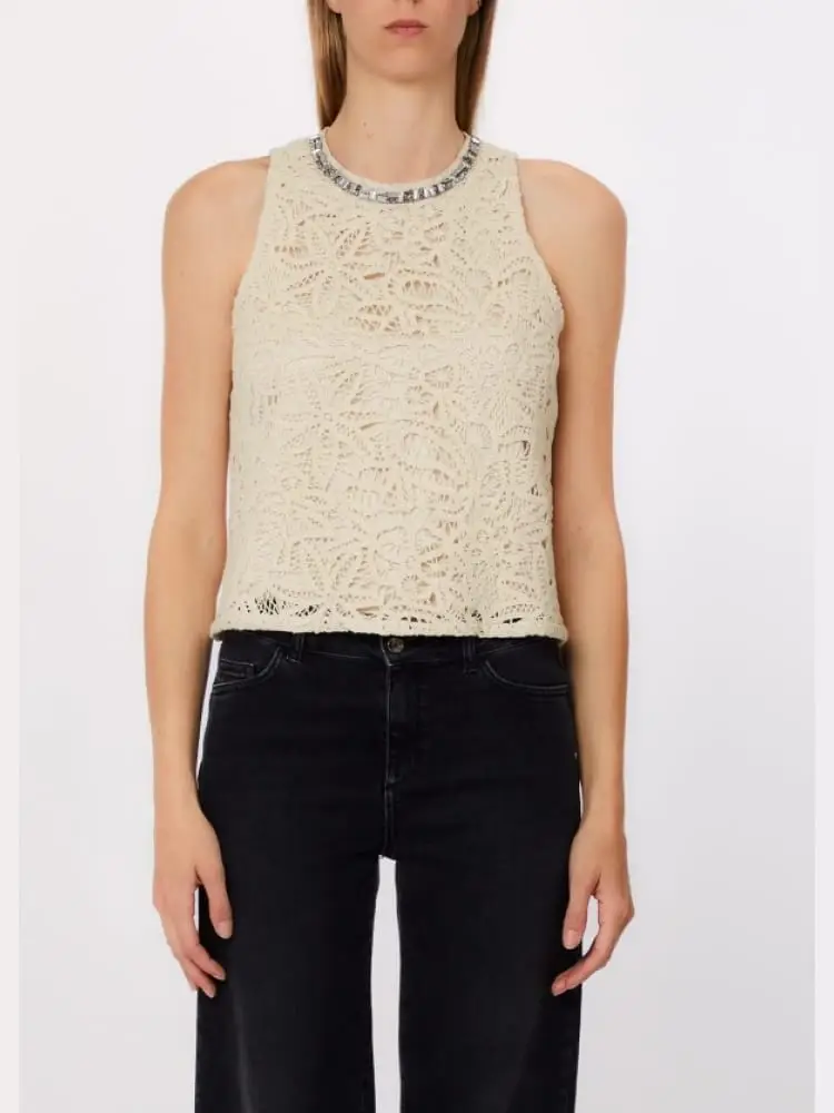 top in jersey panna in pizzo macramè con apllicazione gioiello sul collo