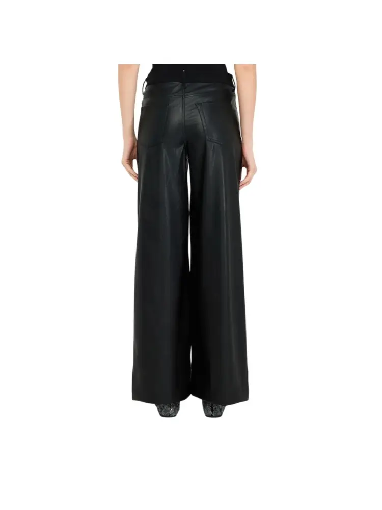 pantalone nero donna in ecopelle svasato patch logo sul retro miniatura 2