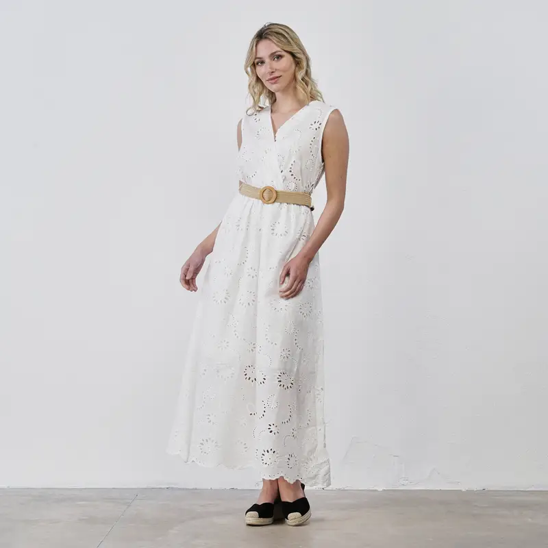 Abito lungo bianco da donna senza maniche in pizzo sangallo con cintura
