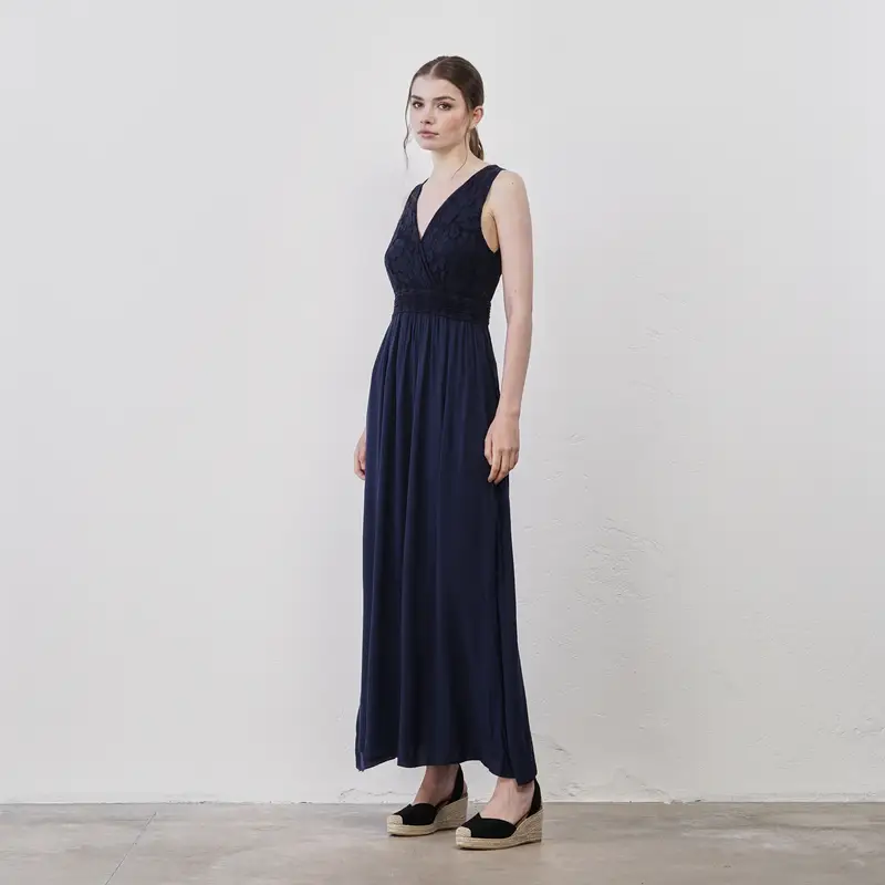 Abito lungo blu da donna senza maniche con busto in pizzo