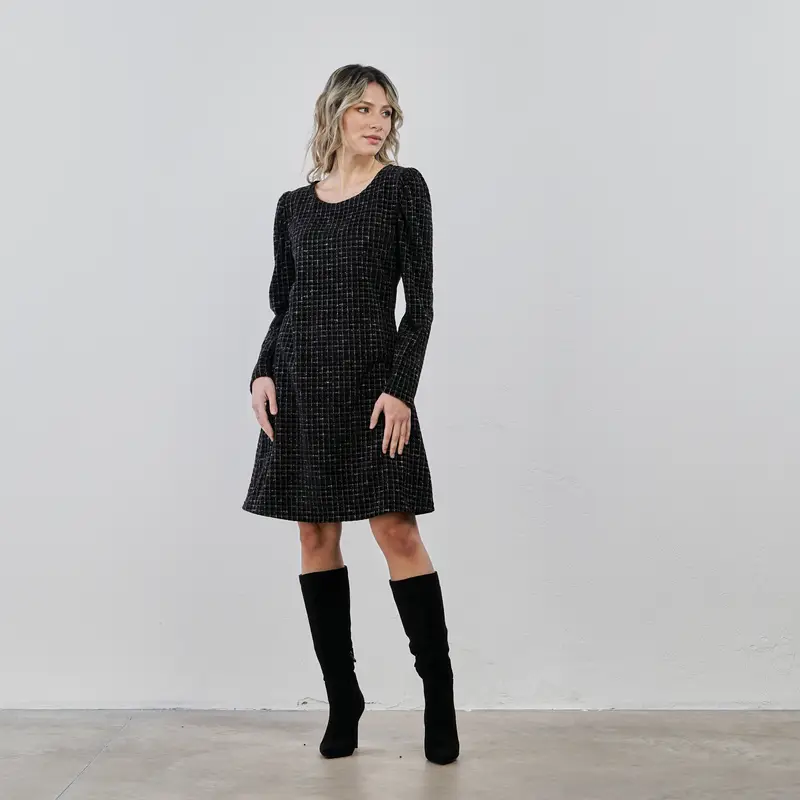 Abito nero corto con maniche lunghe e fantasia in lurex