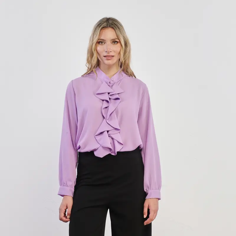 Camicetta lilla con collo alla coreana e volant