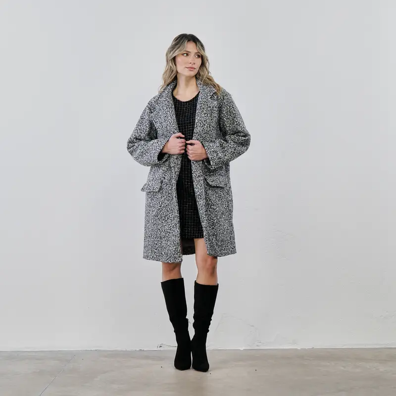 Cappotto grigio con bottoni in fantasia melange
