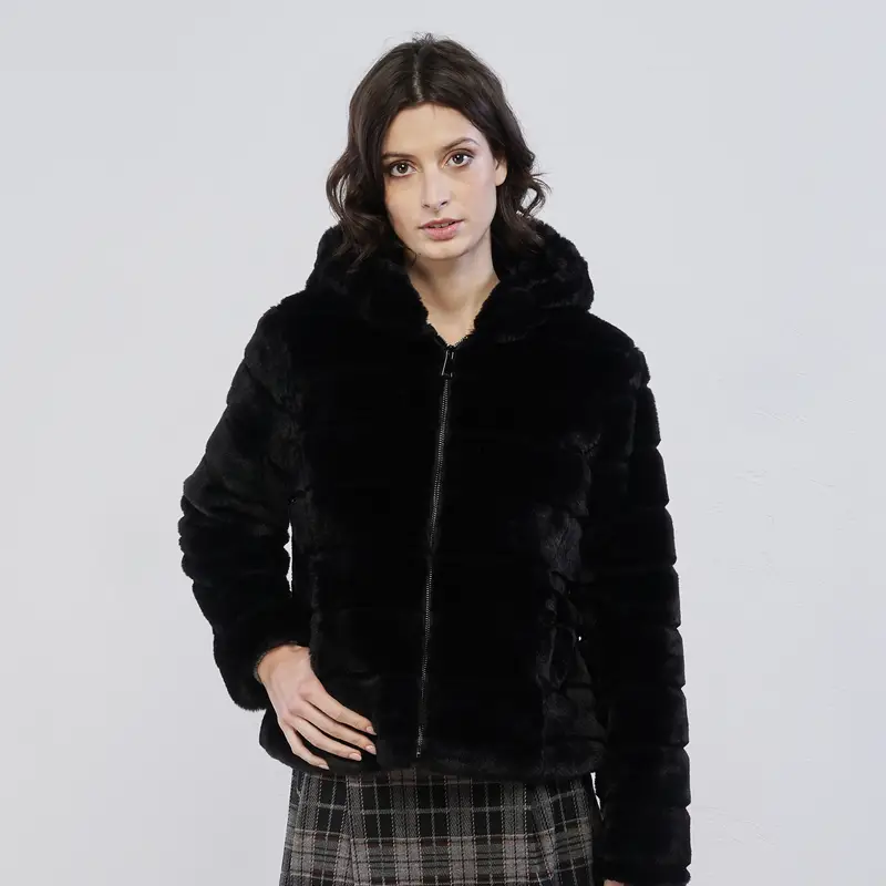 Eco-pelliccia nera da donna con tasche, zip e cappuccio