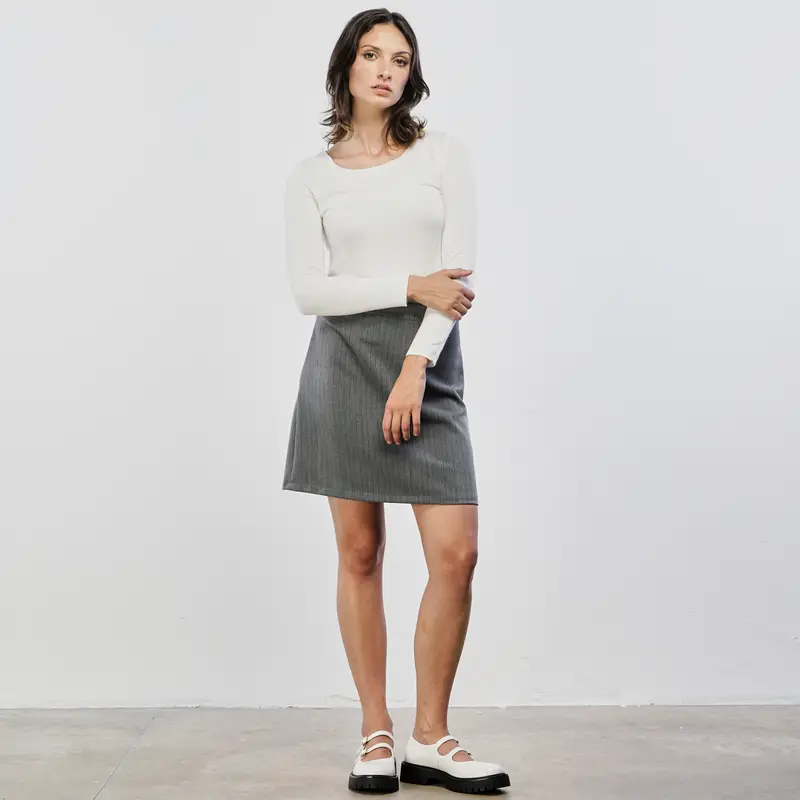 Gonna corta grigia in fantasia gessata