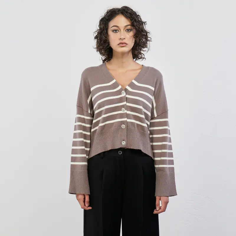 Maglia beige a righe con bottoni