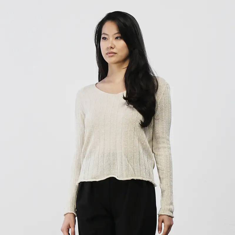 Maglioncino leggero beige da donna con scollo a V