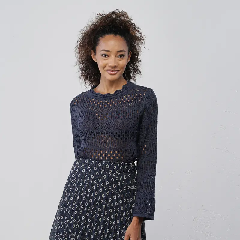 Maglioncino leggero blu traforato da donna