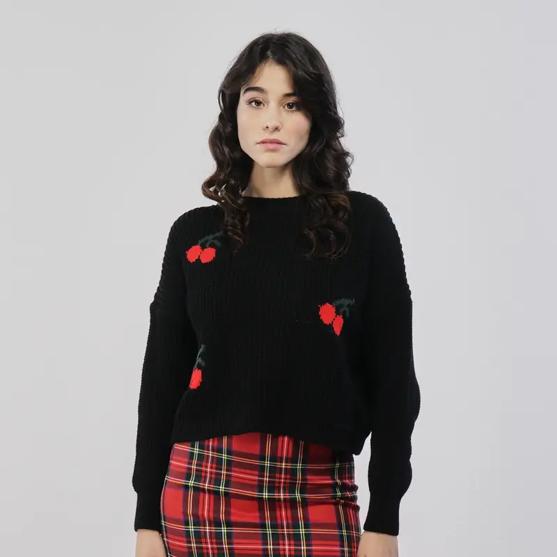 Maglioncino nero con ciliegie