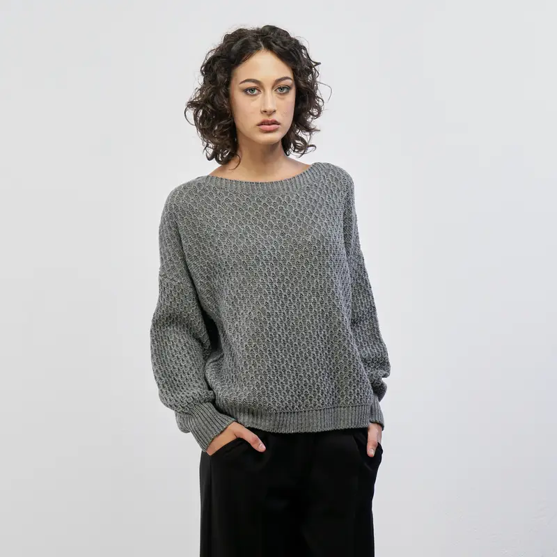 Maglione grigio effetto ricamato