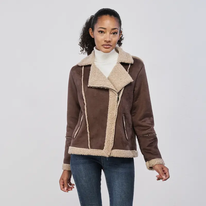 Montone corto marrone da donna con tasche