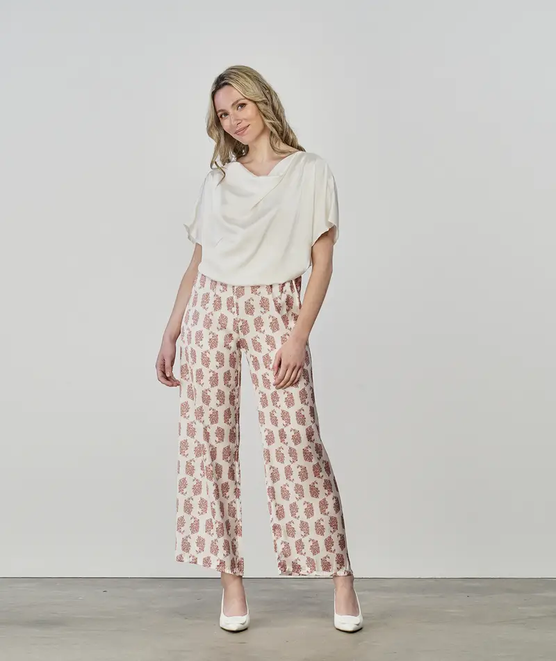 Pantaloni bianchi a fantasia da donna