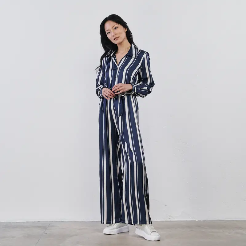 Pantaloni lunghi morbidi bianchi e blu a righe da donna