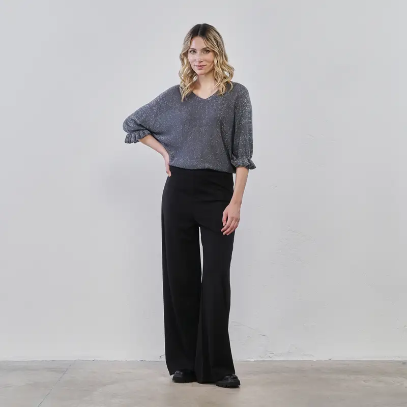 Pantaloni neri lunghi a zampa da donna