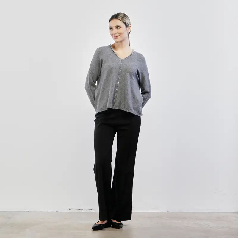 Pantaloni neri lunghi con fondo ampio