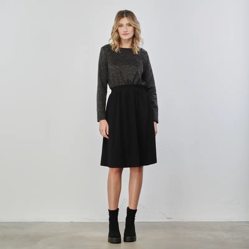 Vestito grigio e nero con elastico in vita