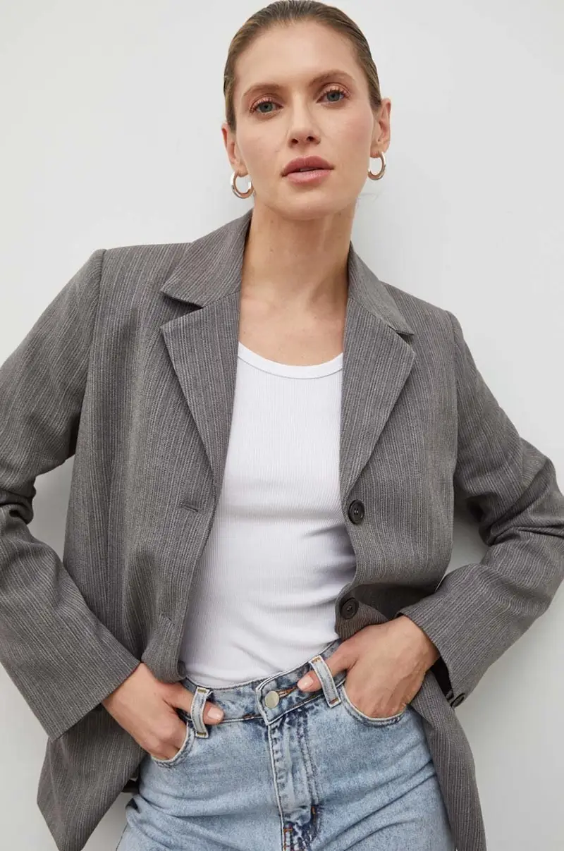 giacca colore grigio