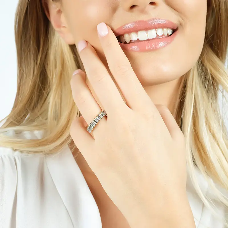 ANELLO DONNA IN ACCIAIO APERTO IP GOLD CON CRISTALLI BIANCHI miniatura 2