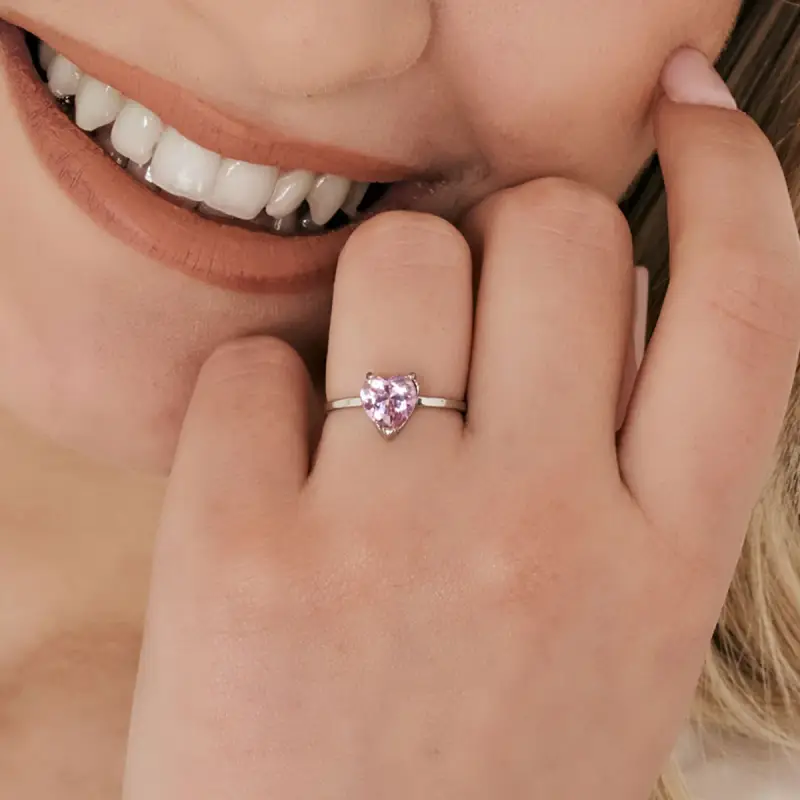 ANELLO DONNA IN ACCIAIO CON CRISTALLO ROSA A FORMA DI CUORE miniatura 2