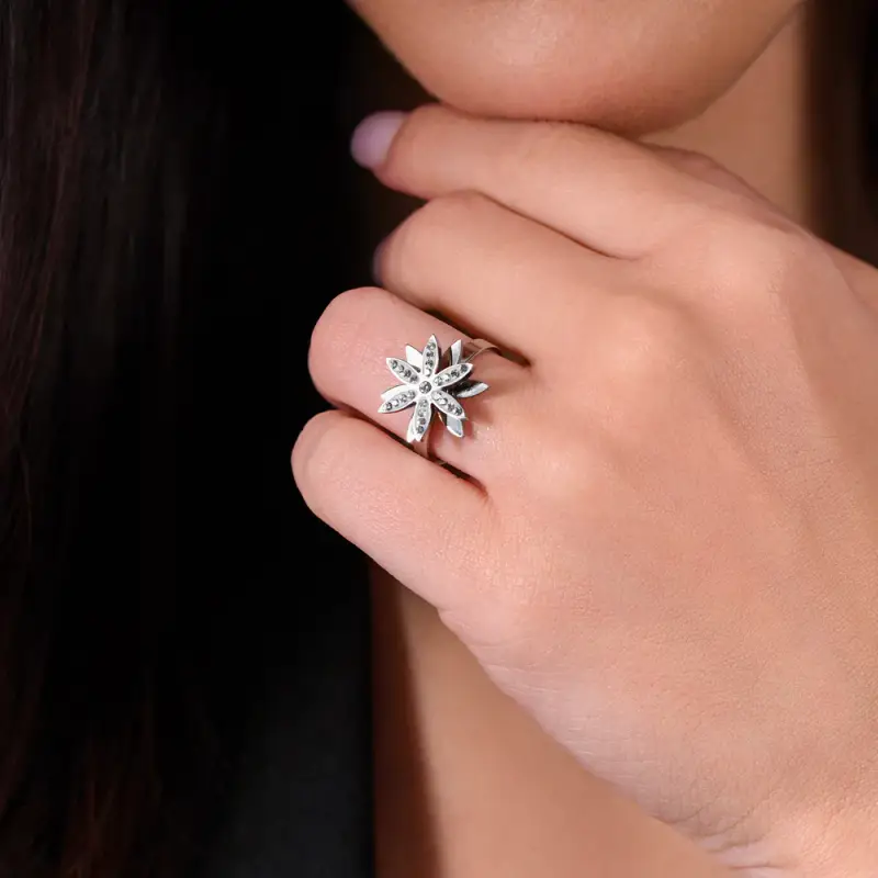 ANELLO DONNA IN ACCIAIO CON FIORE DELLA VITA GIREVOLE CON CRISTALLI BIANCHI miniatura 2
