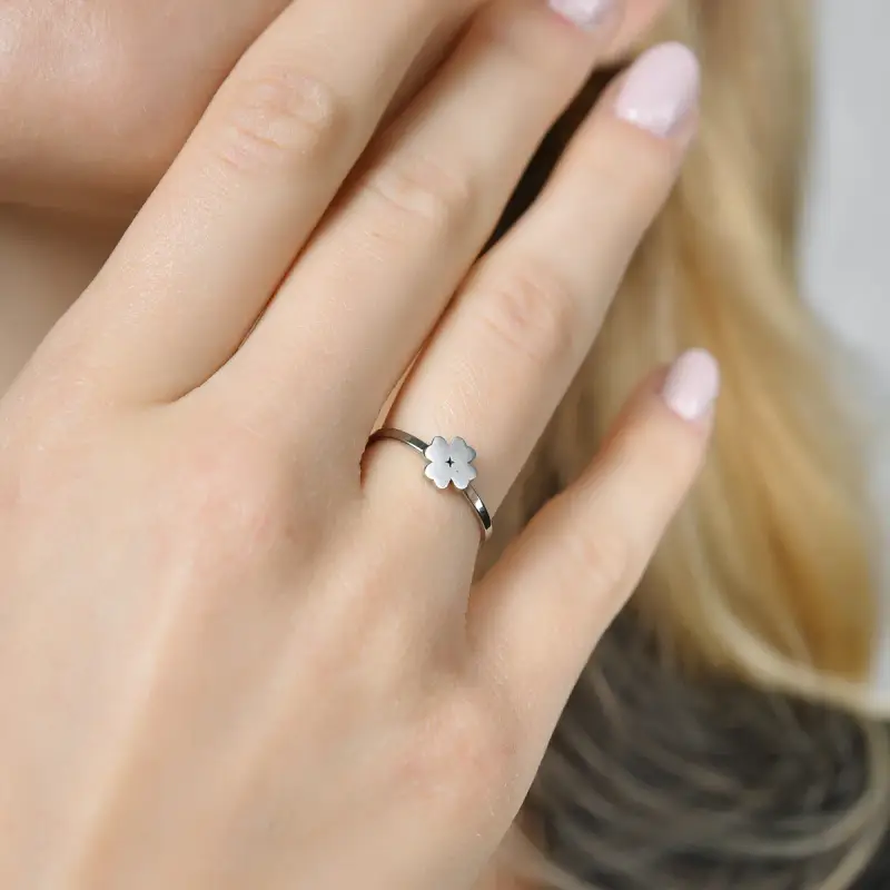 ANELLO DONNA IN ACCIAIO QUADRIFOGLIO PIENO miniatura 2