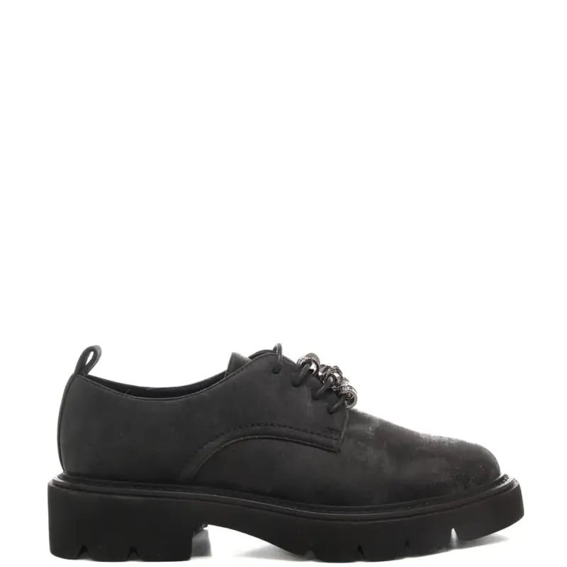 scarpe da donna stringate con charms applicati sui lacci nere