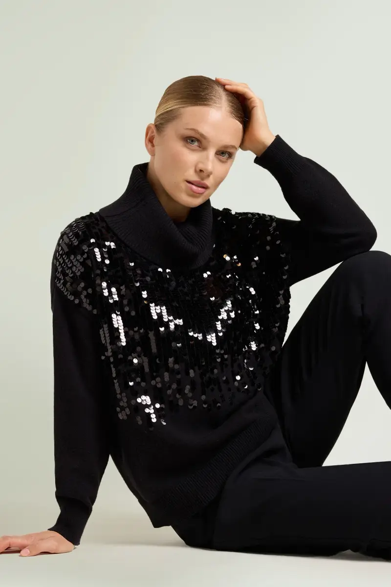 MAGLIA RICAMATA CON COLLO STACCABILE Donna