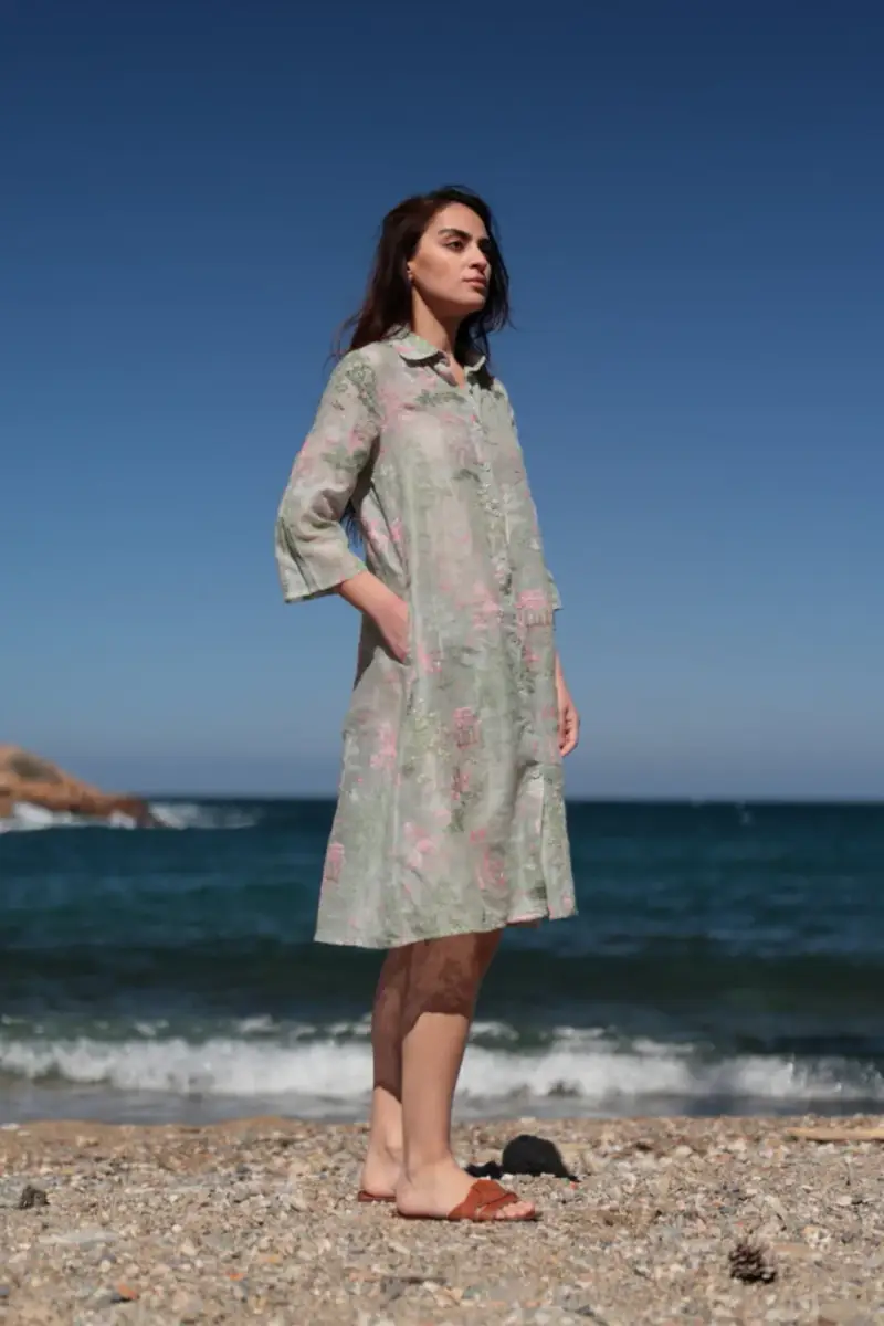 ABITO IN TESSUTO VEGETALE SOSTENIBILE | Colore Acqua |