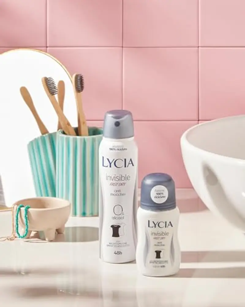Lycia, Invisible Deodorante Spray Antimacchia con Antibatterico, Formula Fast Dry Asciuga Rapidamente, Non Lascia Macchie o Aloni sui Vestiti, Efficacia fino a 48H, 150 ml miniatura 2