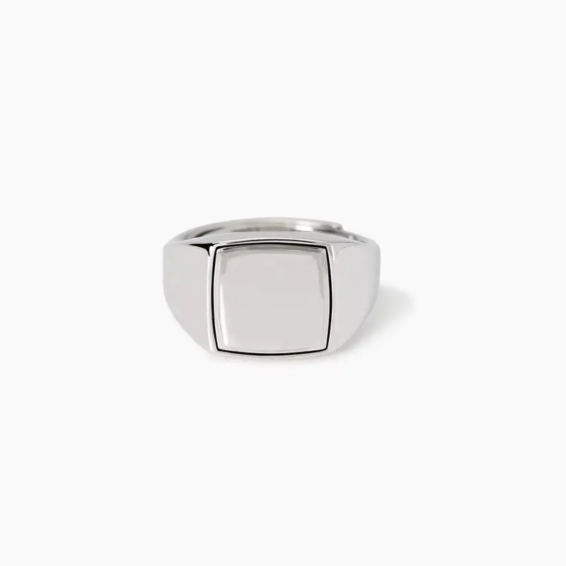 Anello Chevalier Quadrato Focus