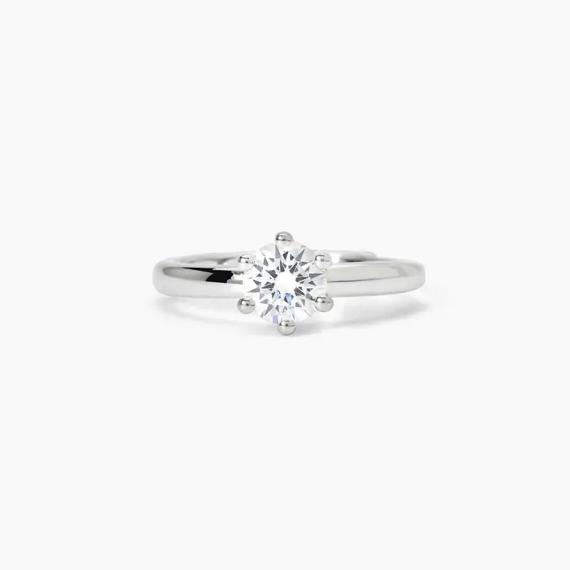 Anello In Argento Con Zircone Solitaire