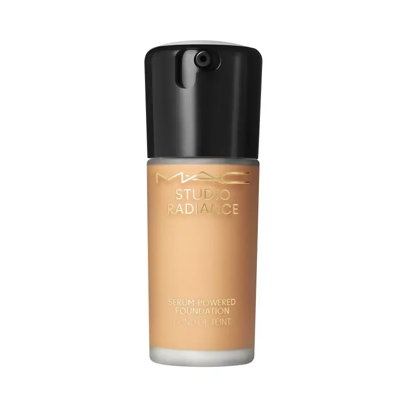 Fondotinta Studio Radiance Serum-Powered Foundation NC40 - Fondotinta