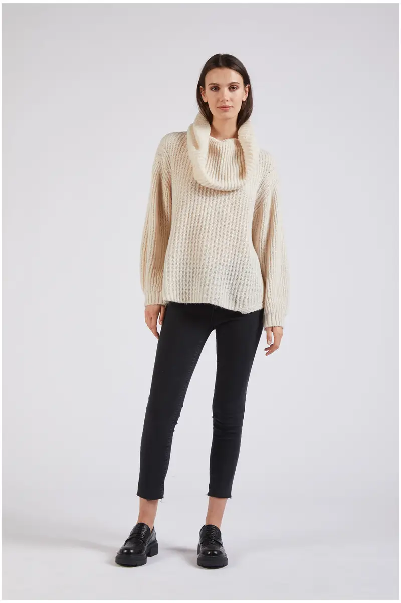 maglia con maxy collo avena m