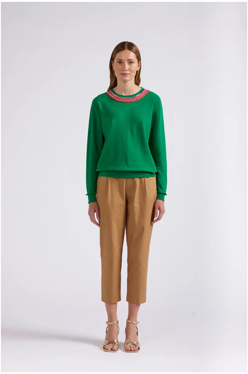 maglia con passamaneria allo scollo verde l