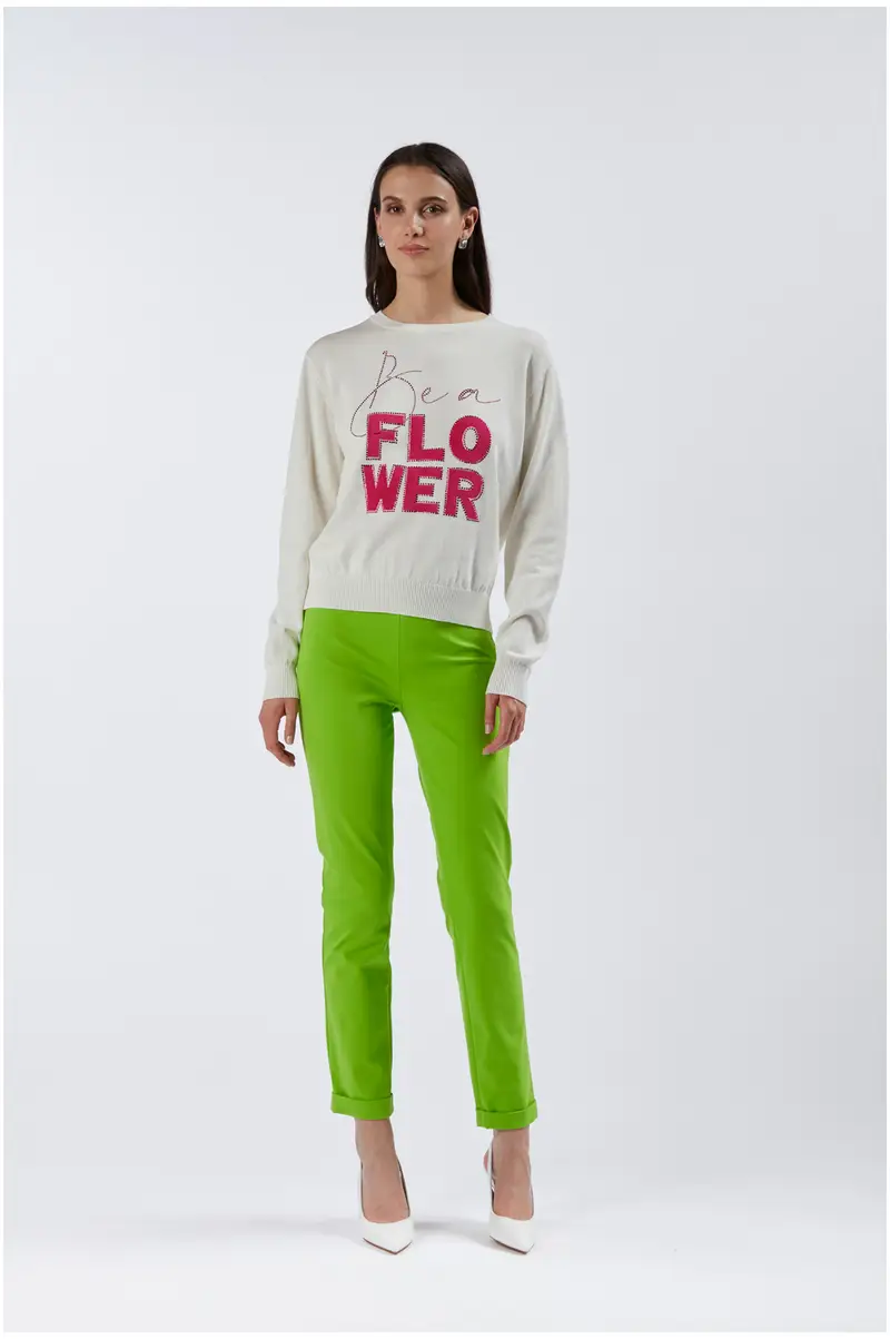 maglia girocollo con scritta "be a flower" bianco l