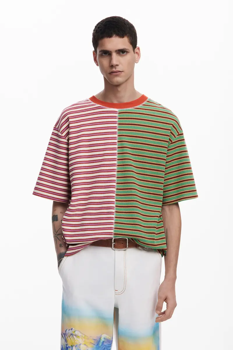 Maglietta a righe a maniche corte