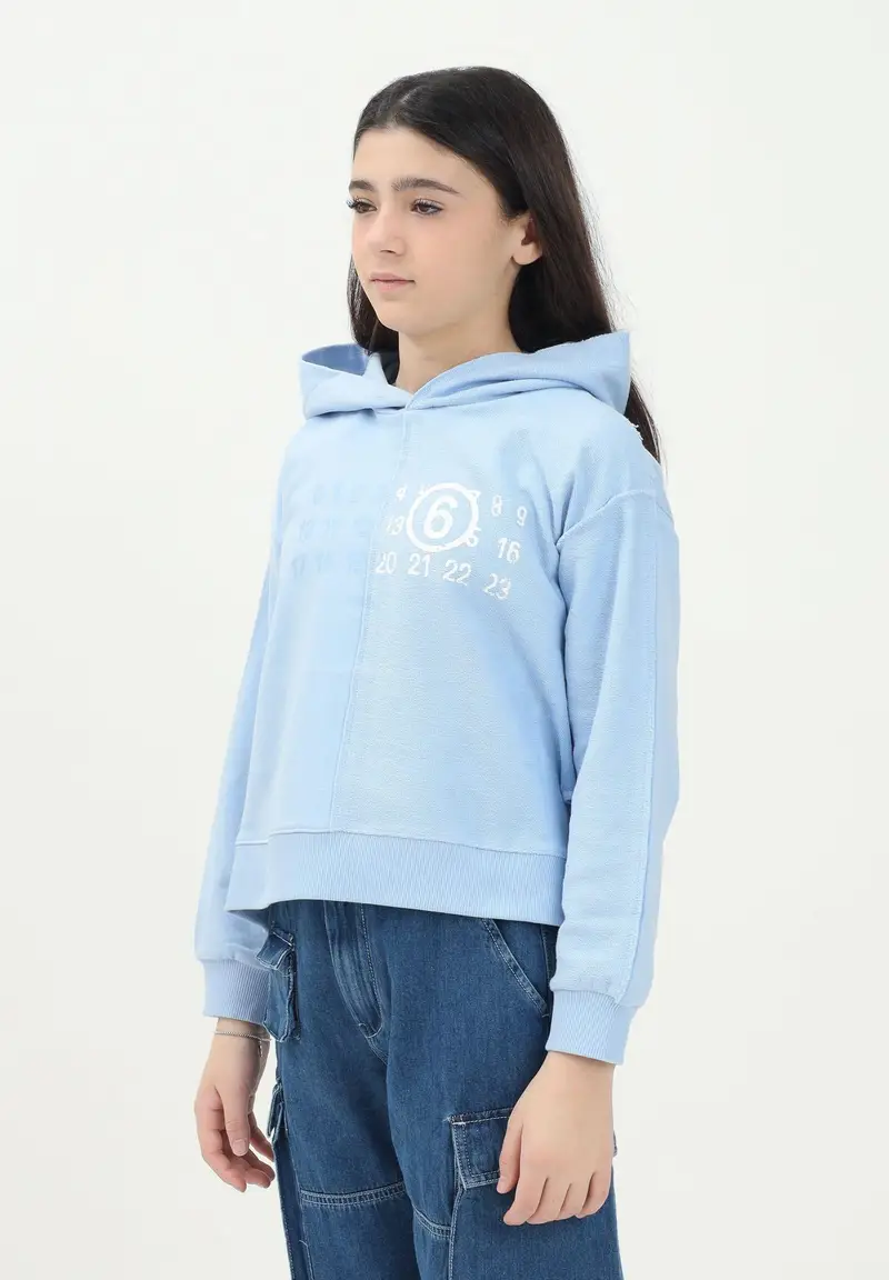MAISON MARGIELA Felpa con cappuccio azzurra per donna, ragazze e bambine rifinita da grafica "Stamp Numbers" miniatura 3