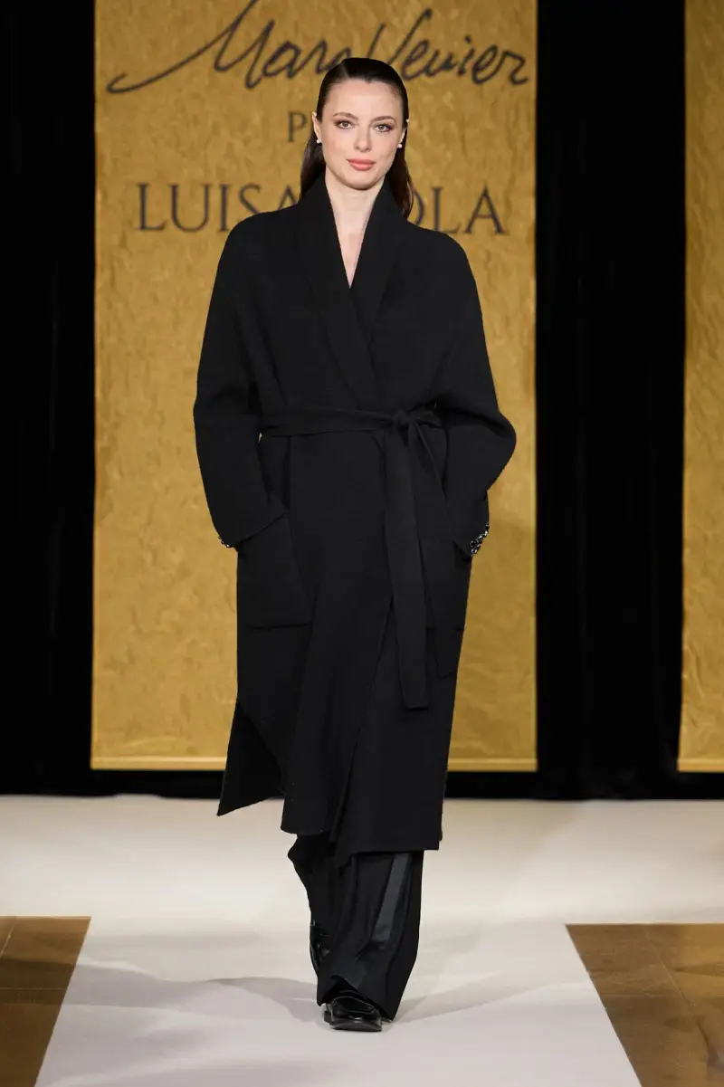 CAPPOTTO IN MAGLIA RICAMATO A MANO Donna