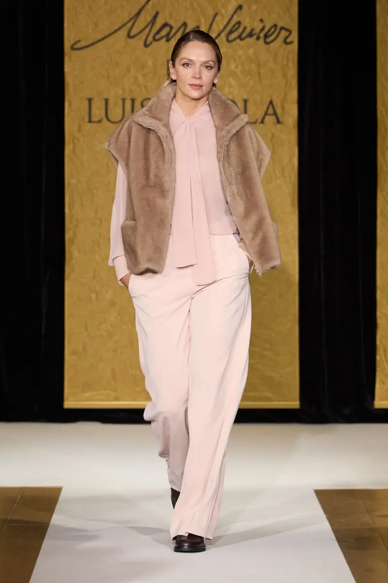 Mara Venier per Luisa Viola Gilet Donna Viola 3406301