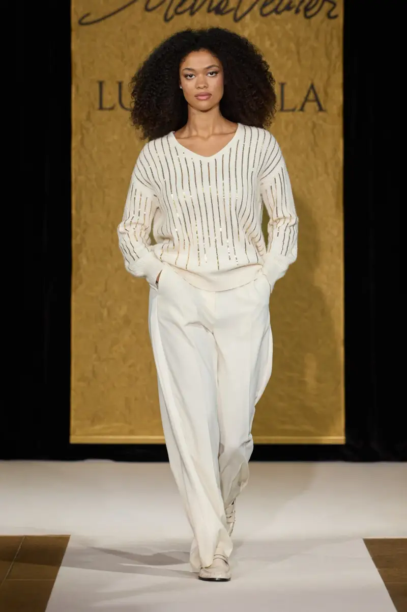 MAGLIA RICAMATA CON PAILLETTES DEGRADE' Donna