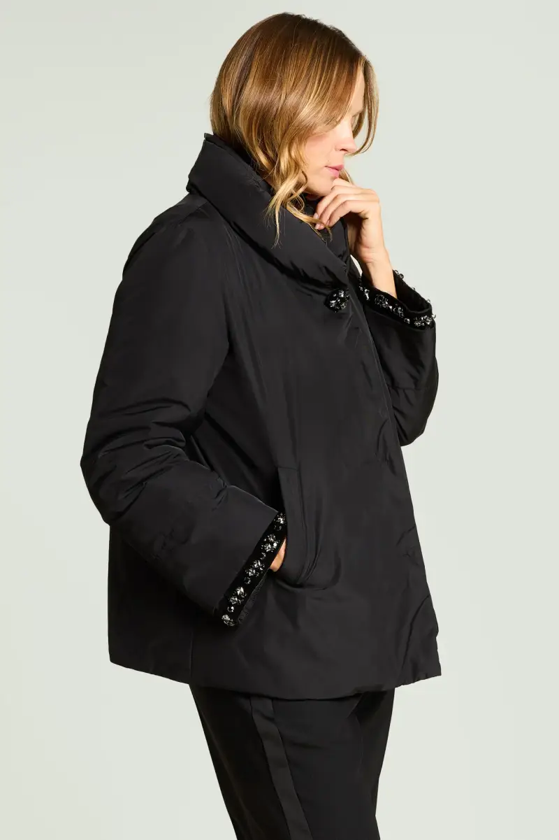 PIUMINO RICAMATO A MANO Donna