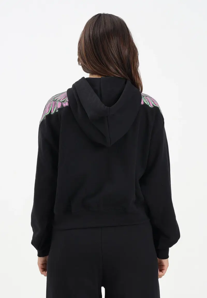 Felpa con cappuccio nera da donna rifinita da stampa ali miniatura 3