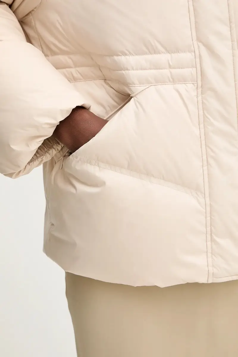 piumino colore beige 2523486025200 miniatura 5