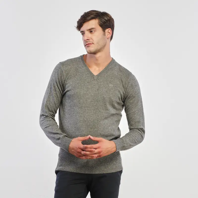 Maglioncino grigio con scollo a V