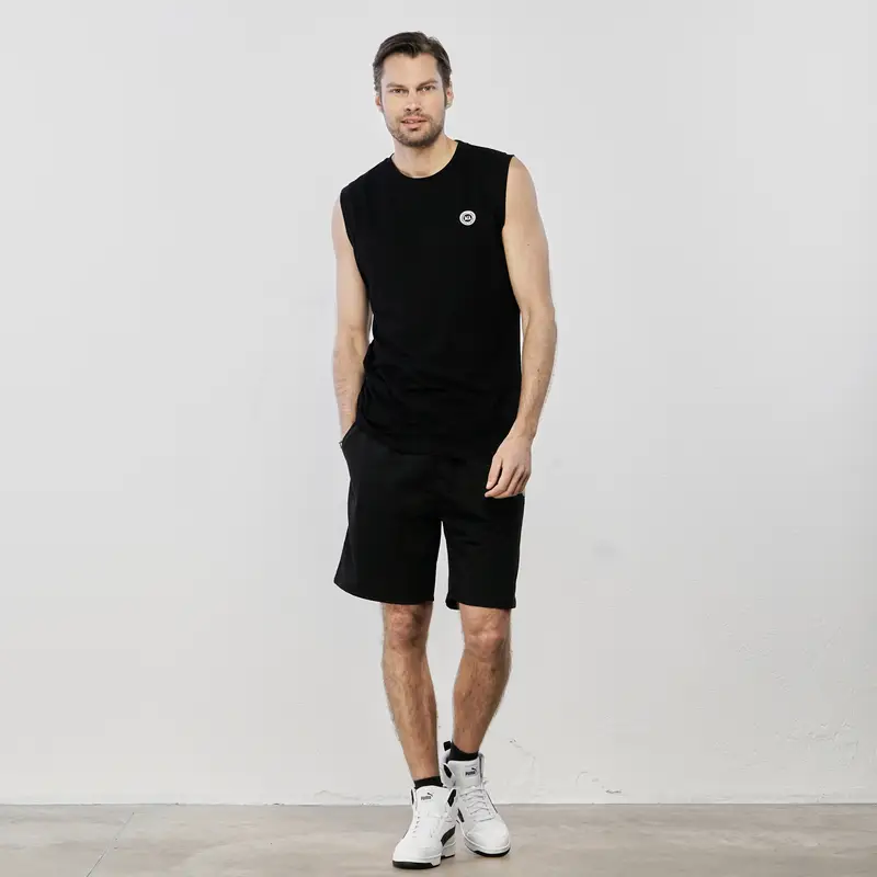 Shorts neri in tuta con tasche