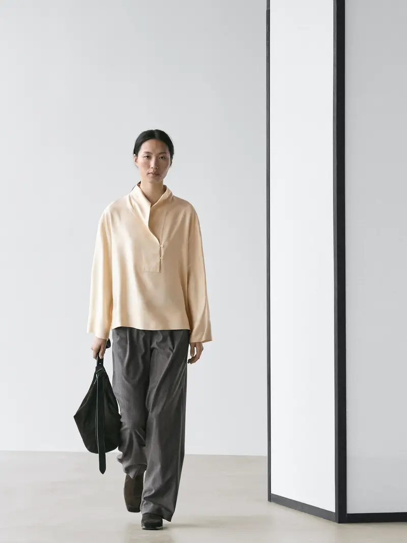 Camicetta Morbida Con Dettaglio Di Pettorina - Ecru - - Massimo Dutti - Femminile