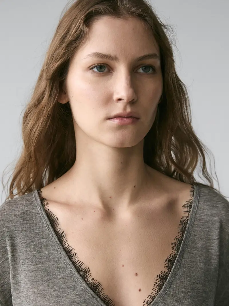 Maglietta Con Scollo A V E Dettaglio In Pizzo - Grigio Mélange - - Massimo Dutti - Femminile