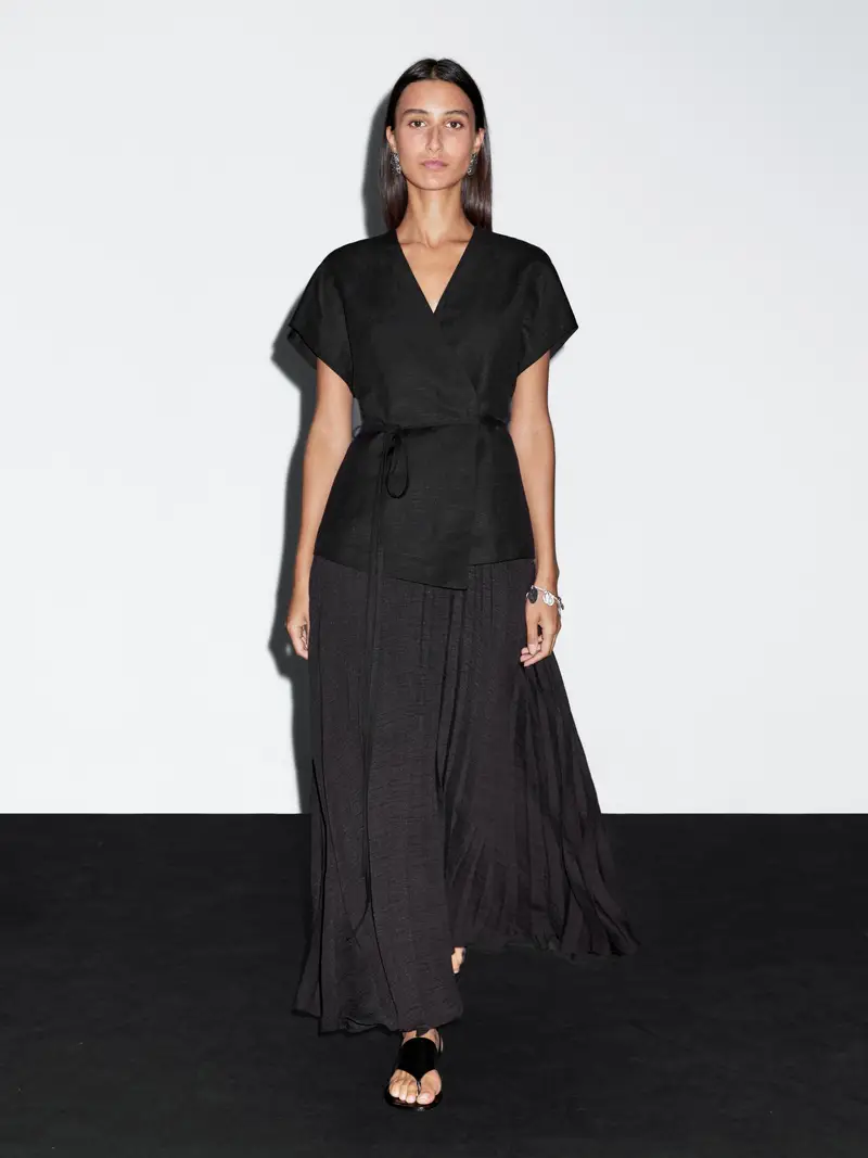 Vestito Lungo Plissettato Con Dettaglio Di Gilet - Nero - - Massimo Dutti - Femminile