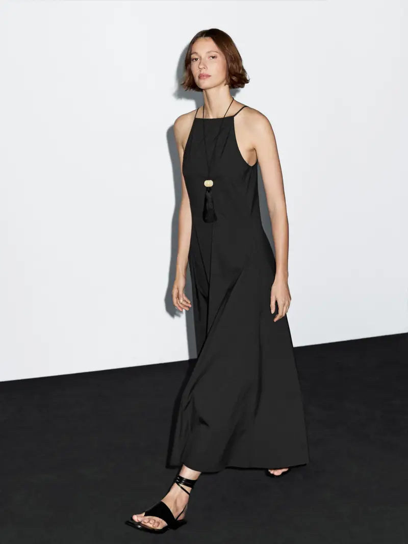 Vestito Lungo Scampanato Con Scollo All'americana - Nero - (It 38) - Massimo Dutti - Femminile